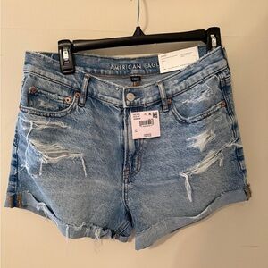 American Eagle Outfitters STRIGID
SUPER HIGH-RISE RELAXED SHORT